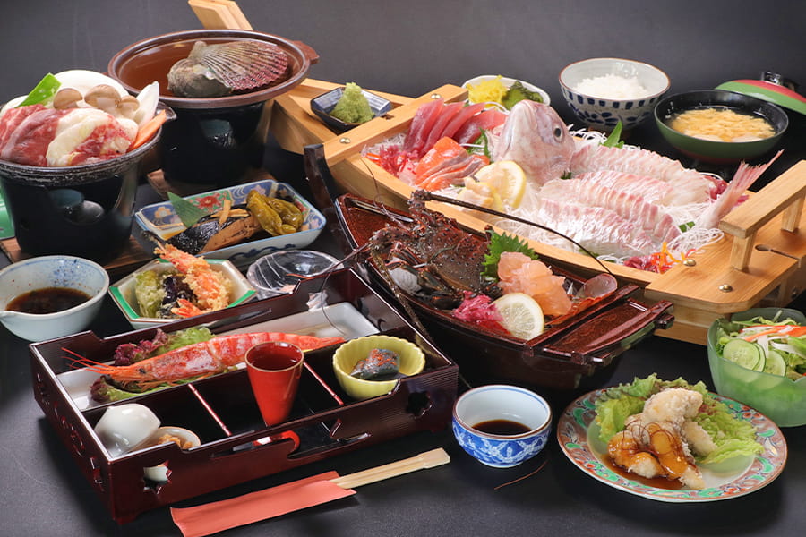 日乃出御膳と伊勢海老