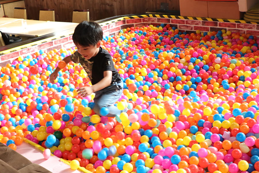 ボールプール